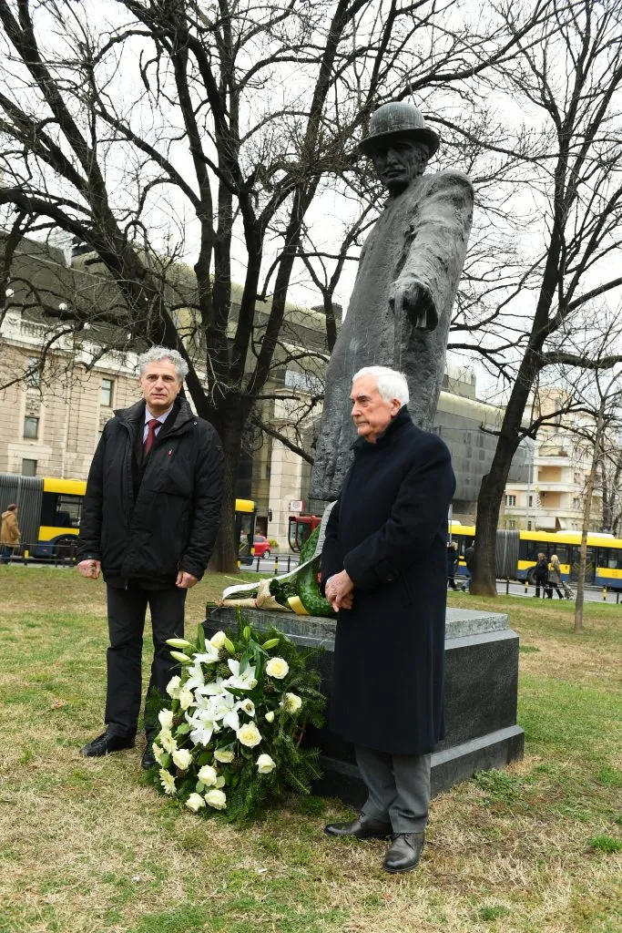 NUSIC-FONDACIJA-spomenik-B-Nusicu-e1519164673970-683x1024